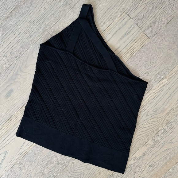 Banana Republic Emilia Ribbed Off-Shoulder Top (US XL) - Picture 3 of 5